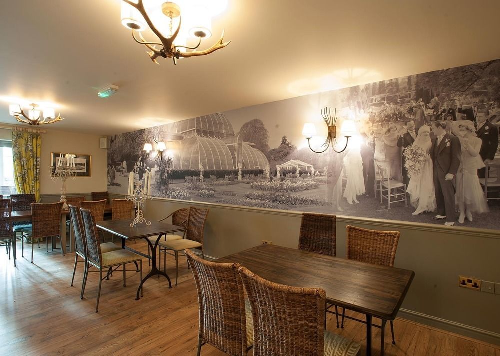 The George Inn Уорминстер Экстерьер фото